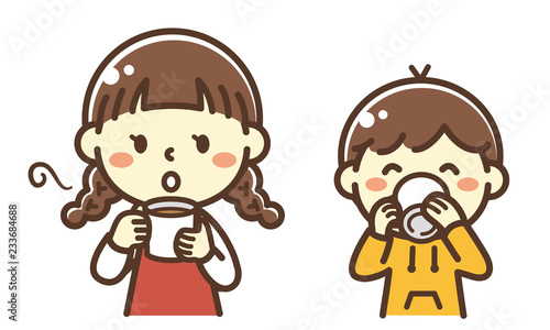 ココアを飲む子供
