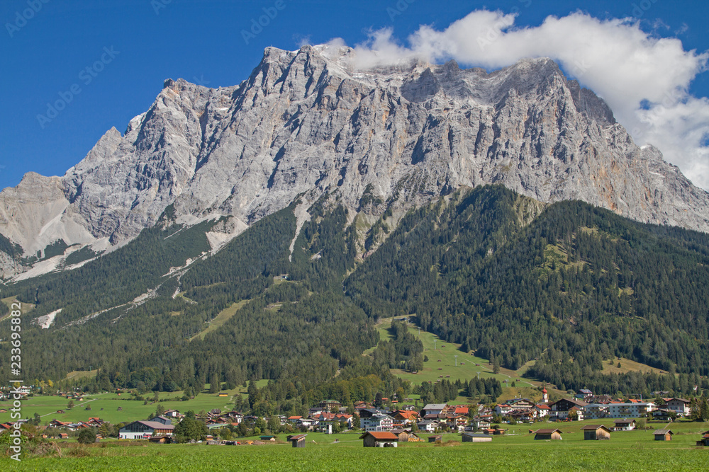 Ehrwald mit Zugspitze