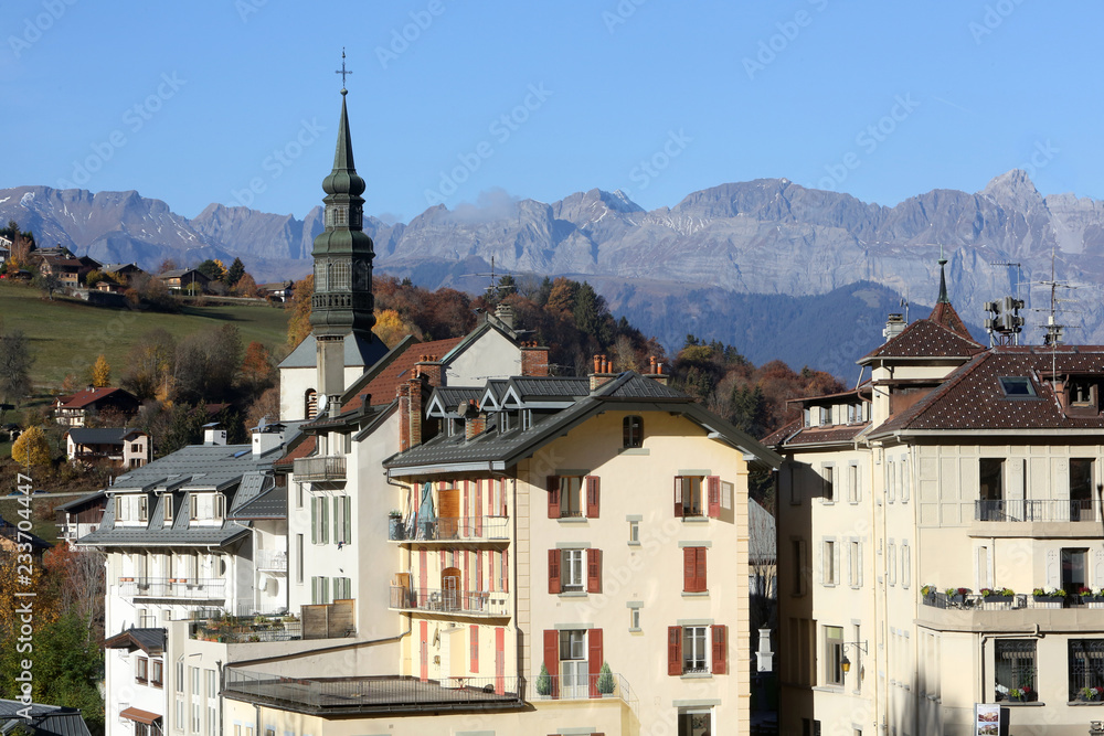 Obraz premium Eglise Saint-Gervais et Saint-Protais. Saint-Gervais-les-Bains. / Church of St. Gervais and St. Protais. Saint-Gervais-les-Bains.