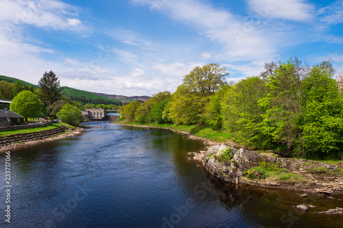 Am Fluss Tummel bei Pitlochry in den schottischen Highlands photo
