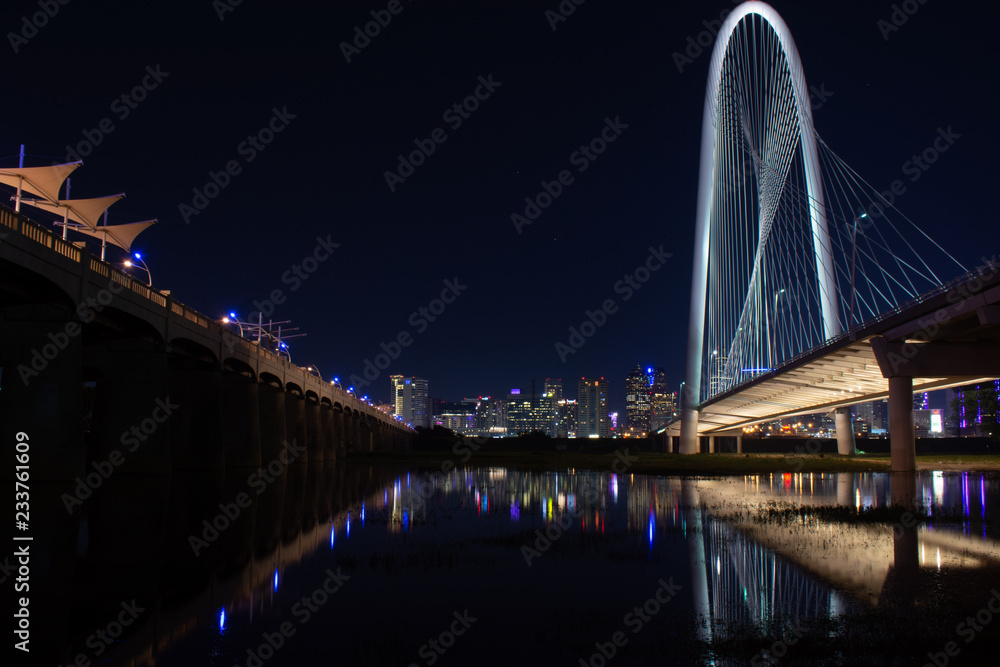 Obraz premium Kanał Dallas Skyline