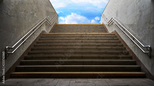 Obraz na płótnie stairs from the subway w salonie