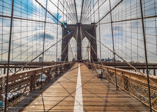 view of the brooklyn bridge from the suspenders © jmag.foto