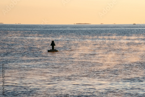 Wallpaper Mural Brume du matin sur Le port de Palais Torontodigital.ca