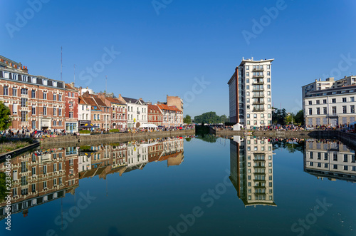 Fototapeta Naklejka Na Ścianę i Meble -  City pond.  Lille, France.