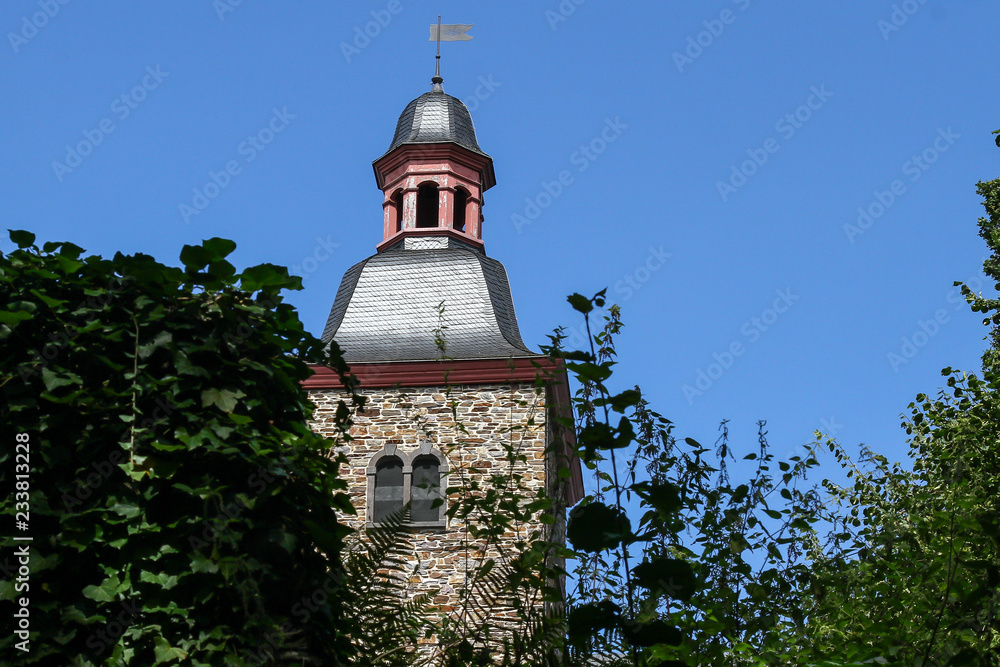 Kirchturm der Abtei Rommersdorf in Neuwied
