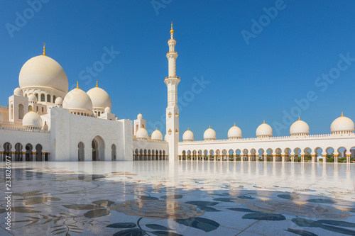Grand Sheikh Zayed Mosque in Abu Dhabi - United Arab Emirates