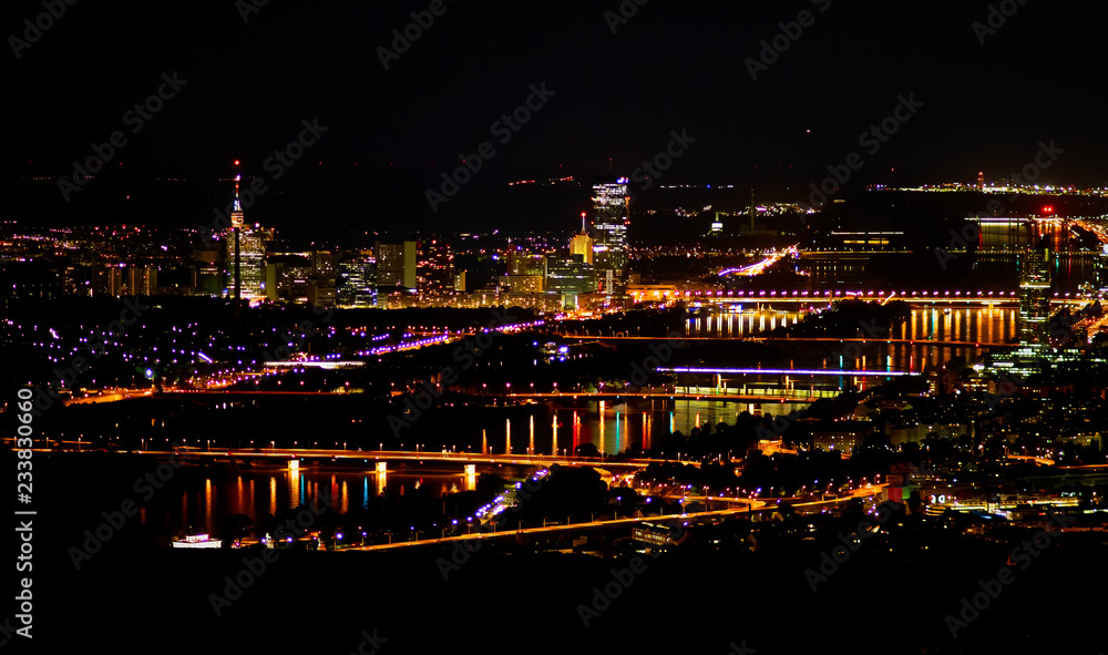 Wien, Donau bei Nacht