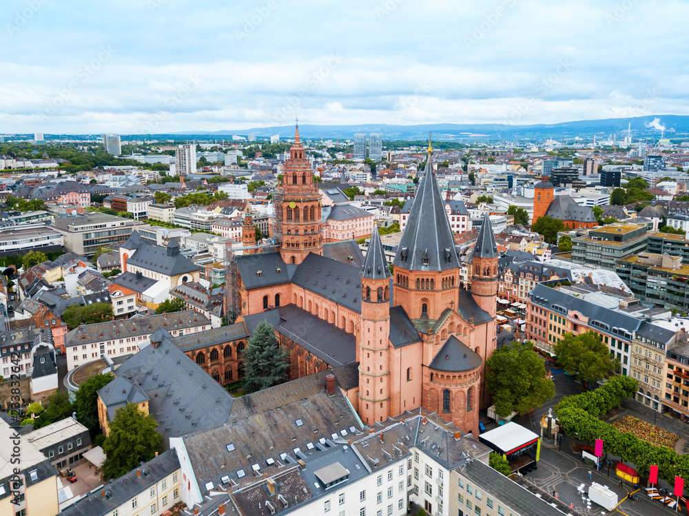 Obraz premium Mainz cathedral aerial view, Germany