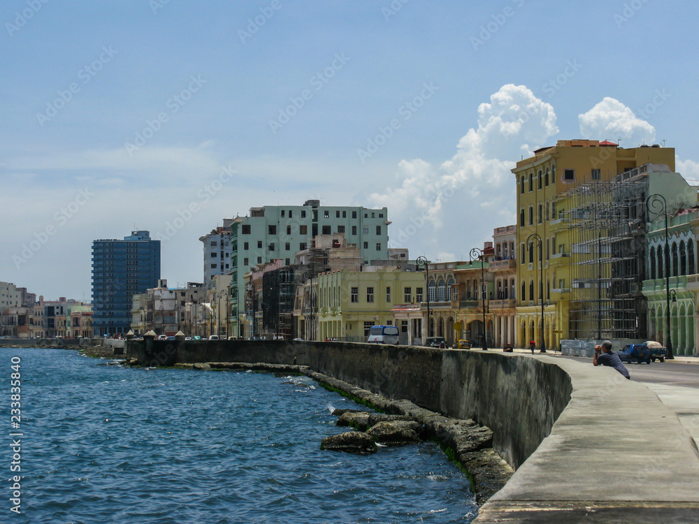 Obraz premium Malecon (embankment) in Havana