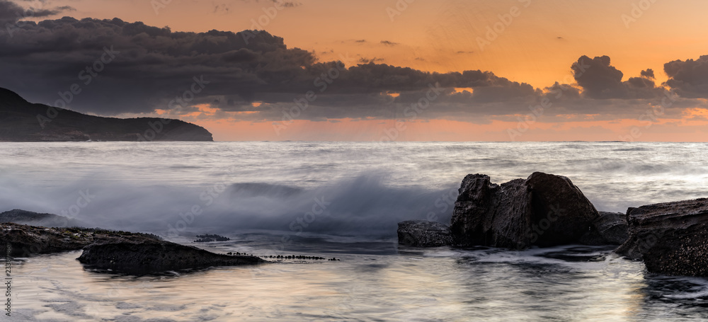Fototapeta premium Rocky Panorama Sunrise Seascape