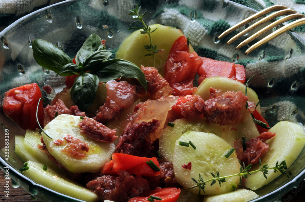 Insalata con carne in scatola ft81092682 Salad with meat Stock Photo |  Adobe Stock