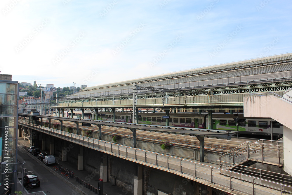 LYON - GARE DE PERRACHE