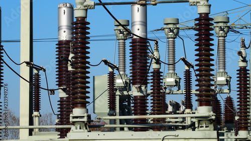 high voltage transformers conducts electricity