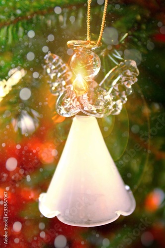Obraz na płótnie Toy glass angel decoration on the Christmas tree w salonie
