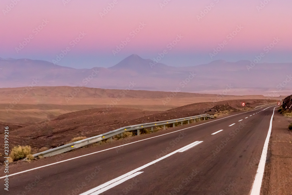 Fototapeta premium Pustynia Atakama, Chile, Andy, Ameryka Południowa. Piękny widok i krajobraz.