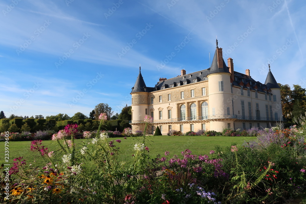 Château et jardin de Rambouillet, dans les Yvelines, en été (France)