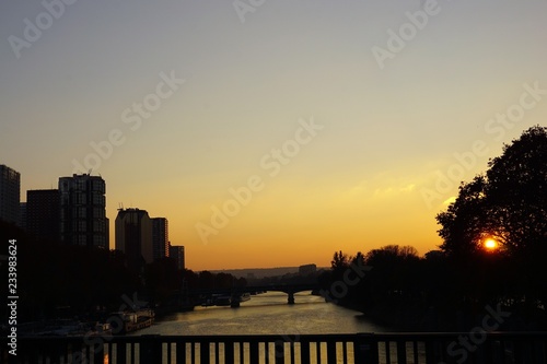 Coucher de soleil pont de Bir-Hakeim Paris photo