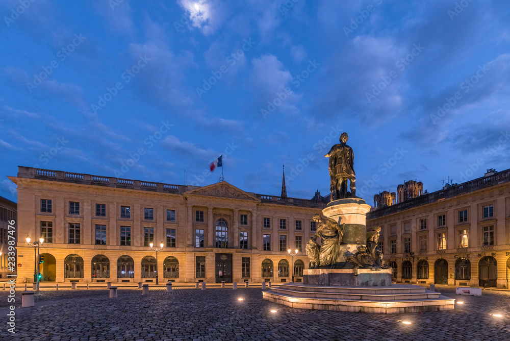 Fototapeta premium Early evening illumination of the Royal square in Reims city center, France