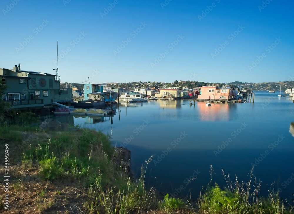 FDloating homes in the Houseboat community of Sausalito, California