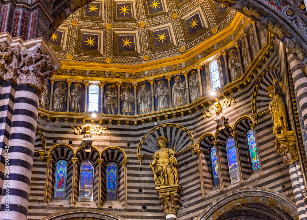 Obraz premium Basilia Golden Dome Cathedral Siena Italy