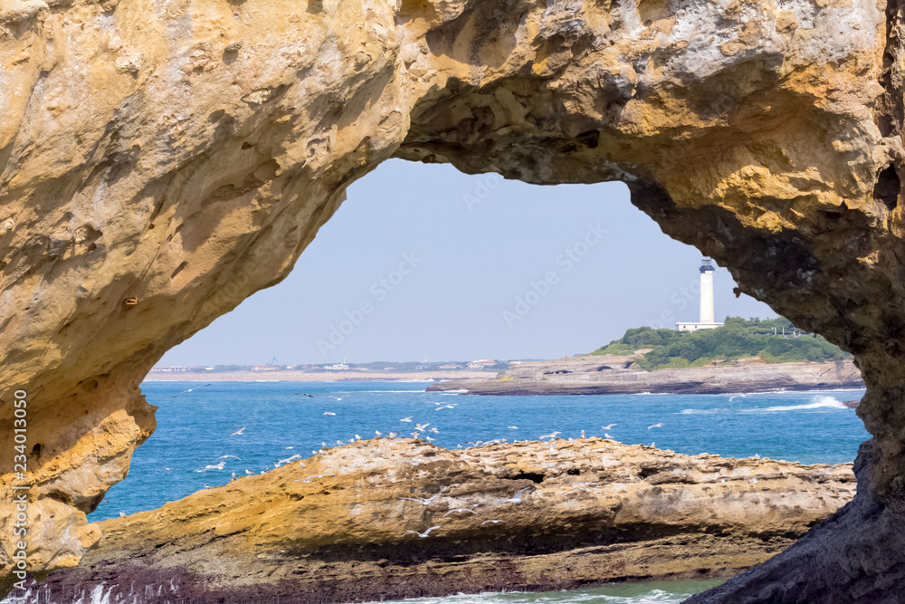 Fototapeta premium Phare de Biarritz, côte Basque, France