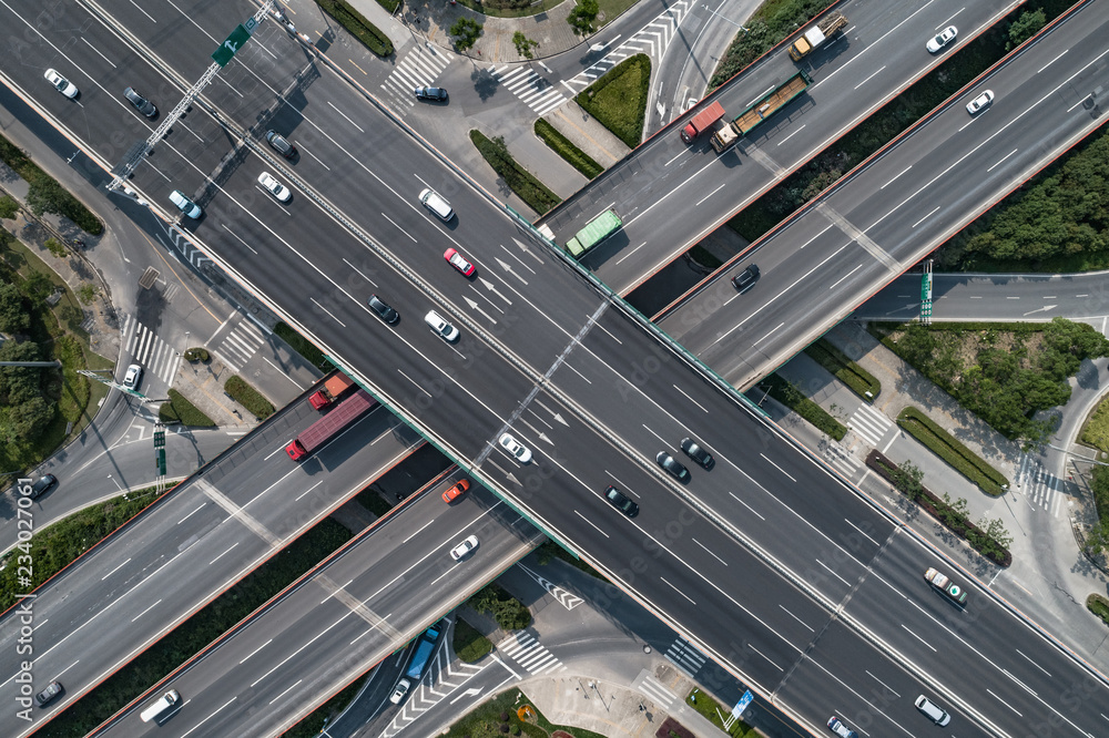 Φωτογραφία Aerial view of highway and overpass