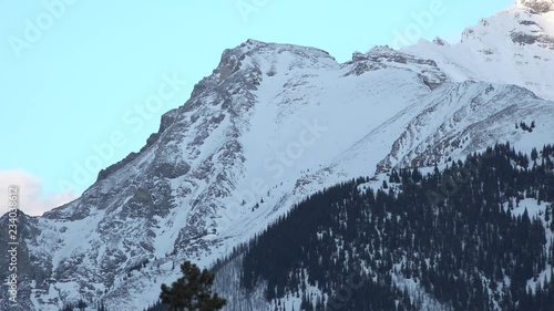 Montagna con neve a Banff, Canada photo