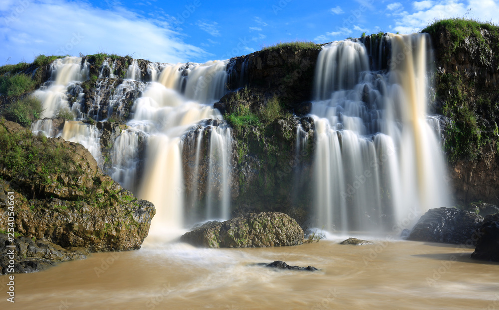 Fototapeta premium Waterfall in Dalat Vietnam