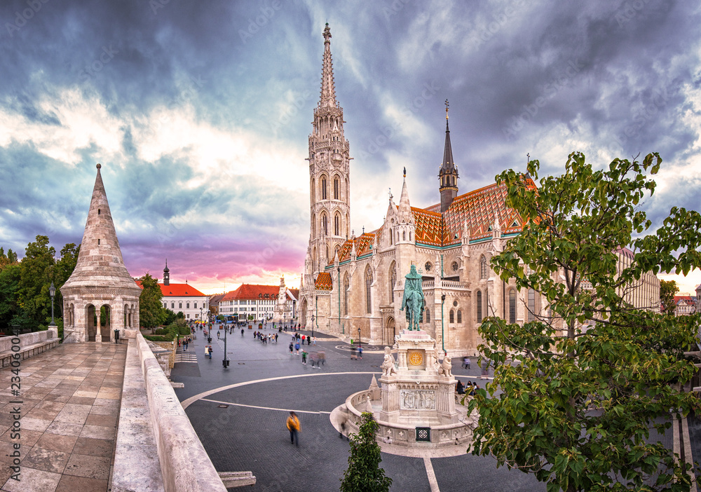 Fototapeta premium View on Mathias Church in the castle, Hungary in Budapest
