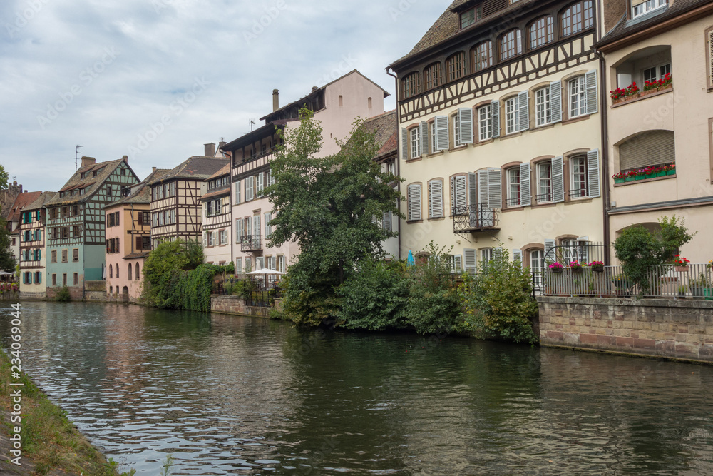 Ein Spaziergang durch Straßburg  in Frankreich im Spätsommer