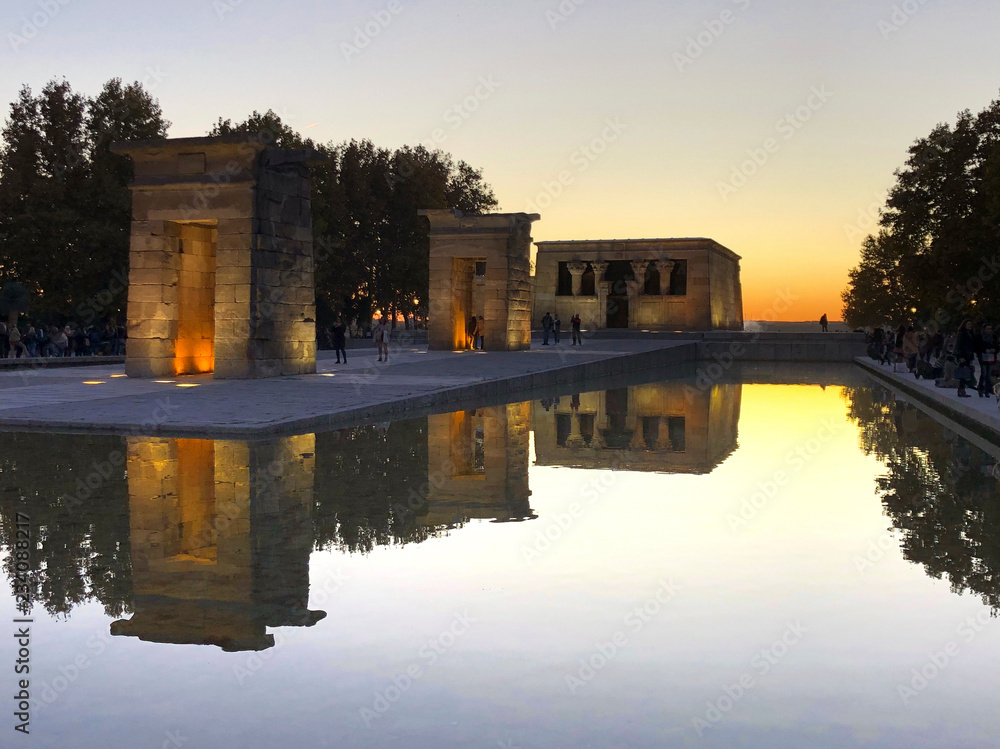 Obraz premium REFLEJOS AL ATARDECER