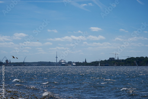 Kieler Hafen vom Ostufer aus aufgenommen - mit Blick auf der Kieler Innenförde