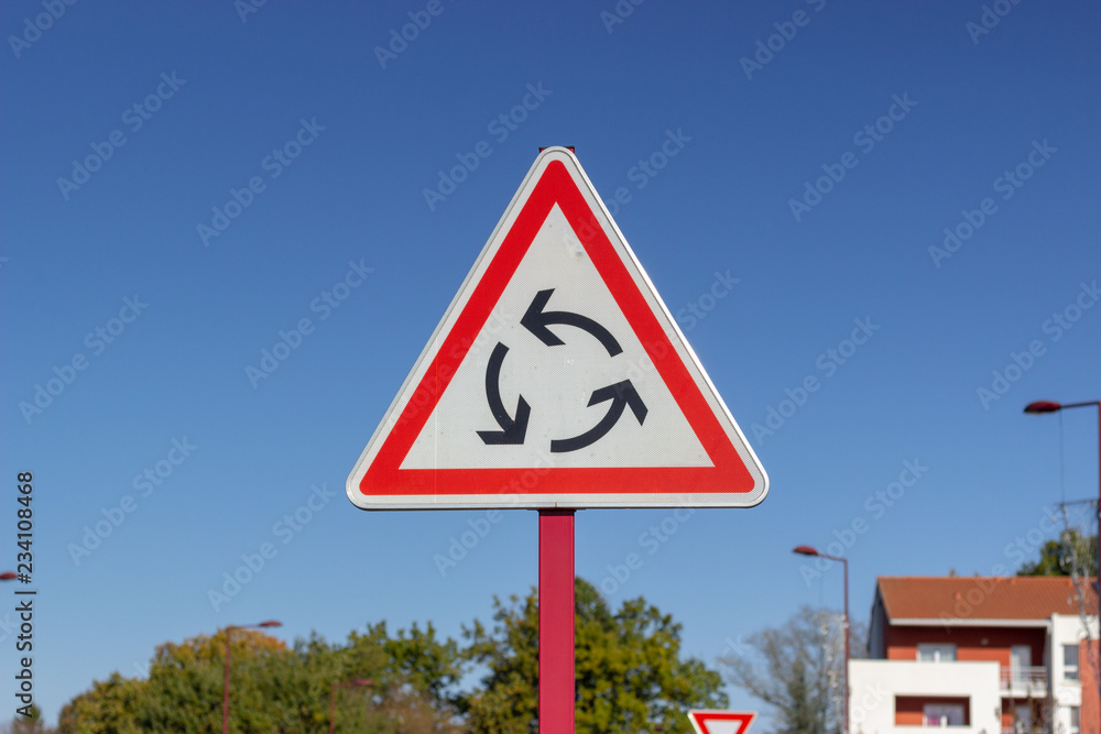 Panneau De Signalisation Sens Giratoire Stock Photo Adobe Stock