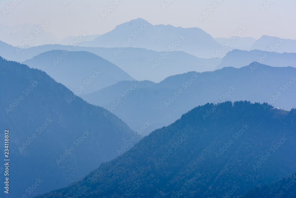 Silhouetten der Berge - Blick vom Hochfelln