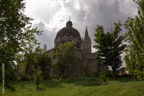 Church of San Mamante in Lizzano in Belvedere photo
