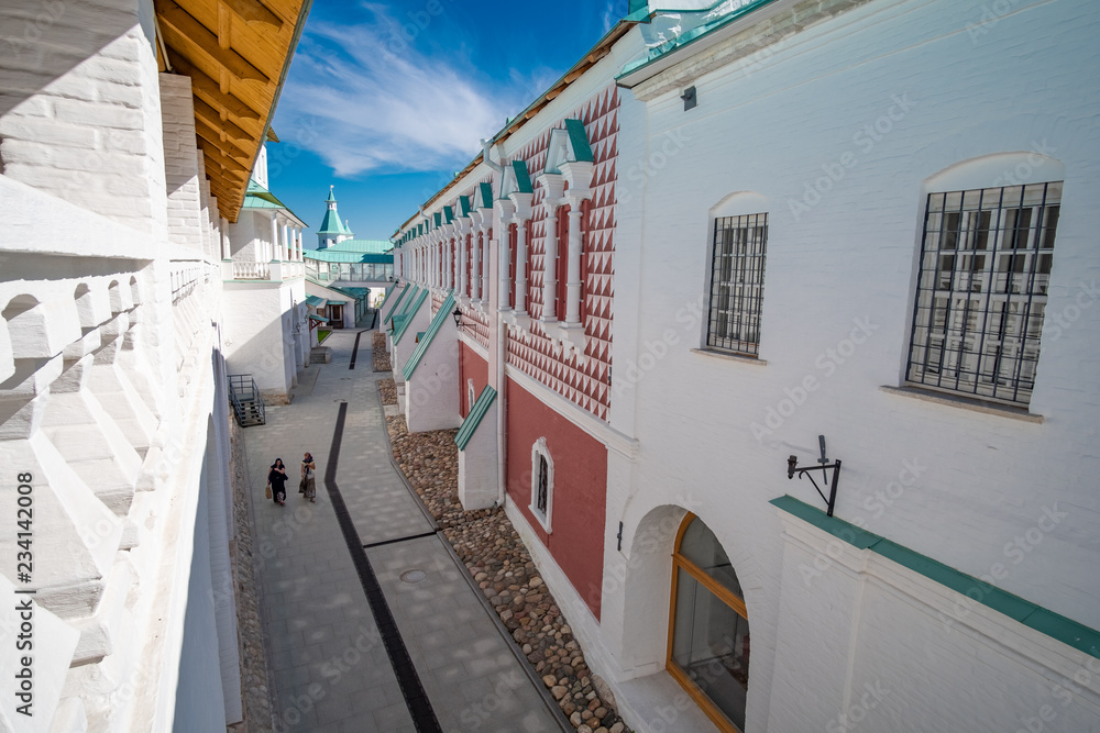 Fototapeta premium monastery street