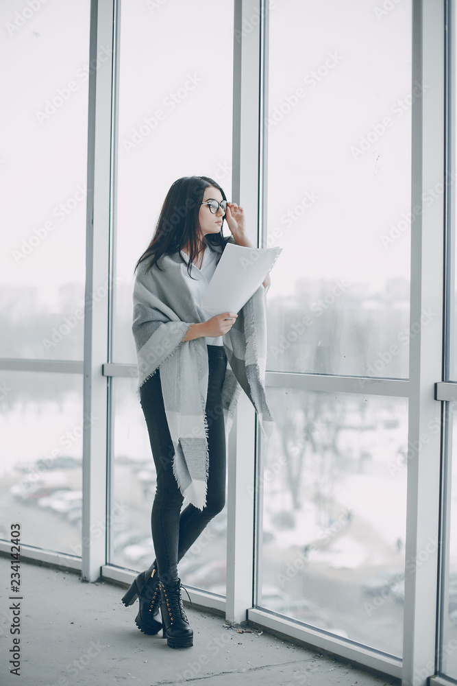 businesswomen in office businesswomen in office