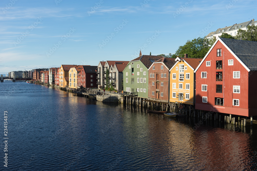 Speicherhäuser am Fluss Nidelv in Trondheim