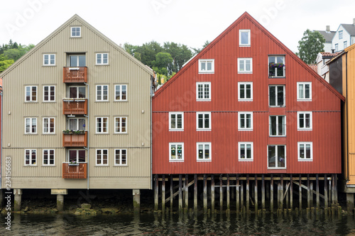 Speicherhäuser am Fluss Nidelv in Trondheim