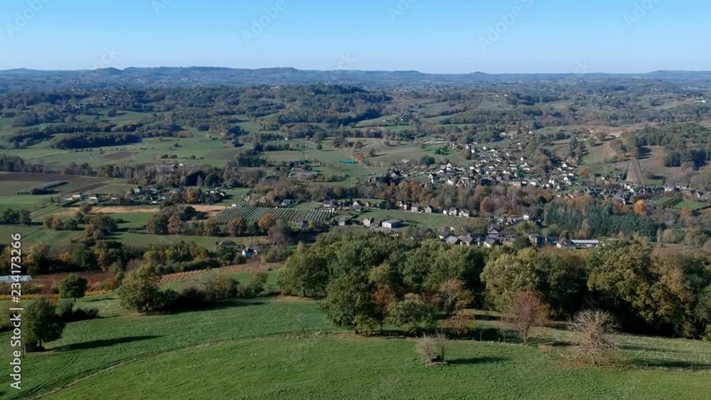 Allassac (Corrèze- France) - Vue sur le village du Saillant Allassac (Corrèze- France) - Vue sur le village du Saillant