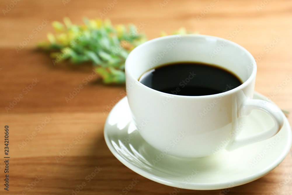 コーヒーカップと花 コーヒーカップと花