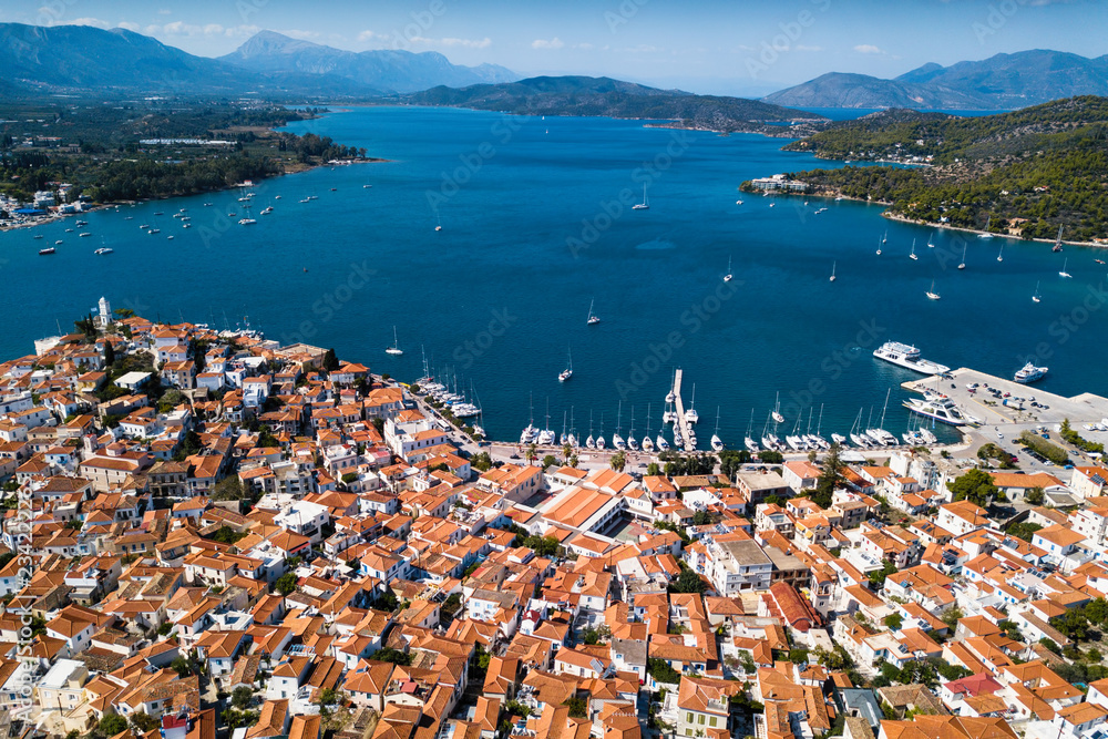 Φωτογραφία Aerial view of sea Marina in Poros island, Aegean sea, Greece.
