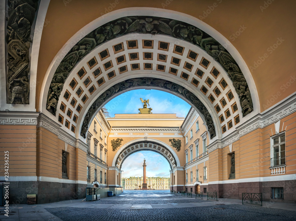 Арки Главного штаба The arches of the General Staff building in St. Petersburg