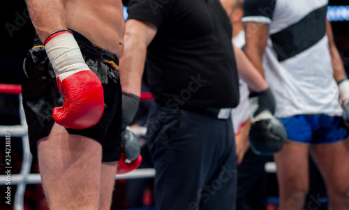fight boxing referee will announce winner of mans boxers