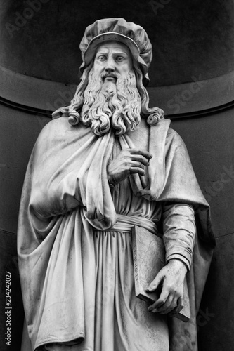 The statue of Leonardo Da Vinci outside the Uffizi colonnade in Florence. Sculpted by Luigi Pampaloni, 1842 photo