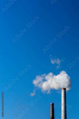 Schornsteine - Symbolfoto für Luftverschmutzung