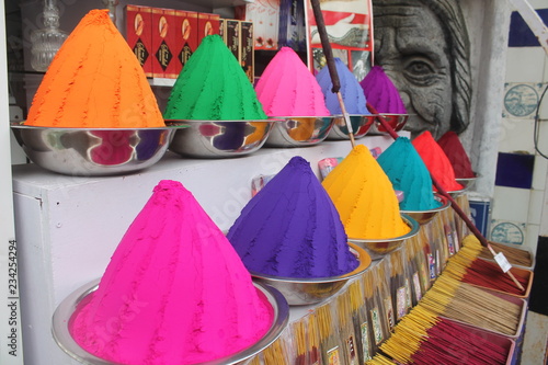 Encens colorés