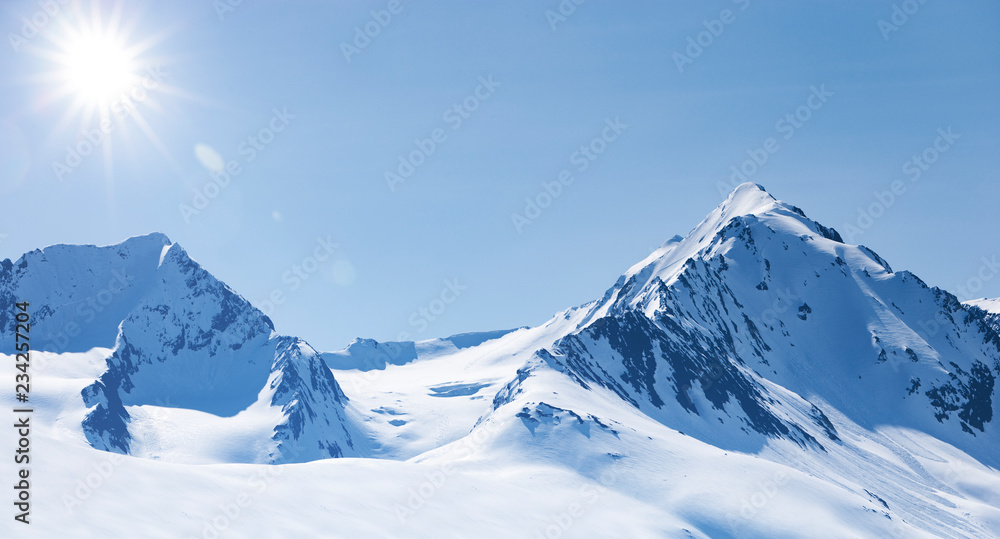 Fototapeta Zima w wysokich górach