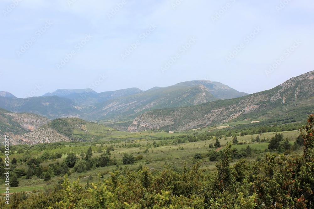Fototapeta premium LE ROCHER DU CAIRE - SAINT MAY - DROME